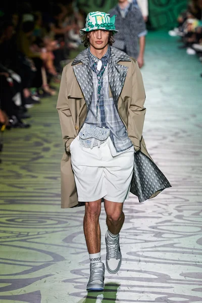 Look 37